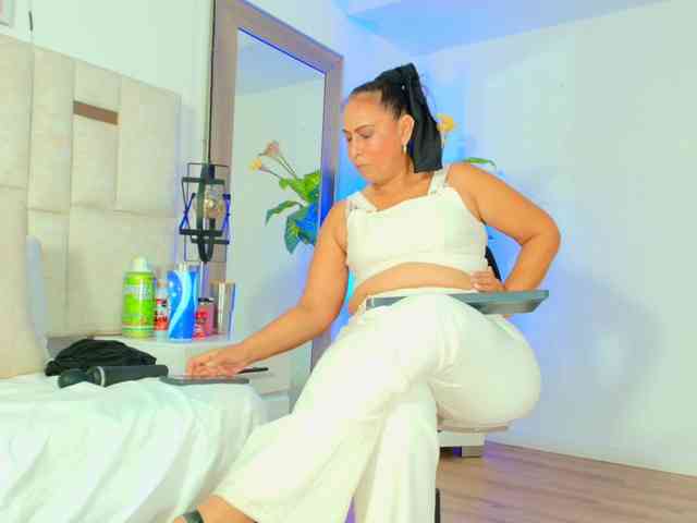Sara-BigAss webcam