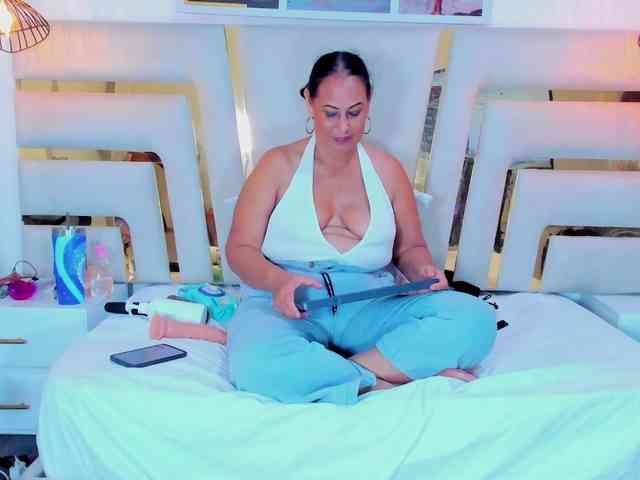 Sara-BigAss webcam