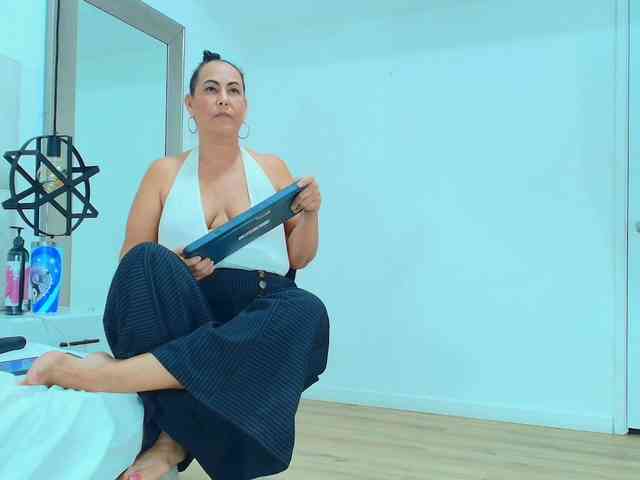 Sara-BigAss webcam