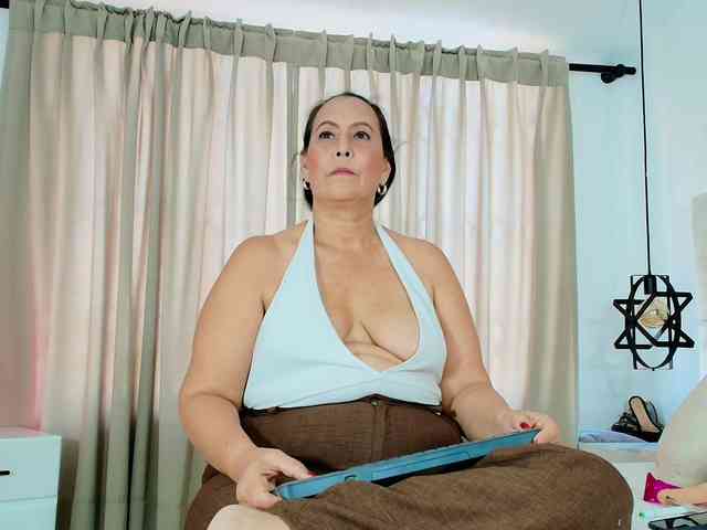 Sara-BigAss webcam