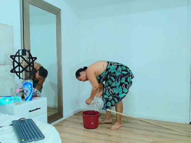 Sara-BigAss webcam