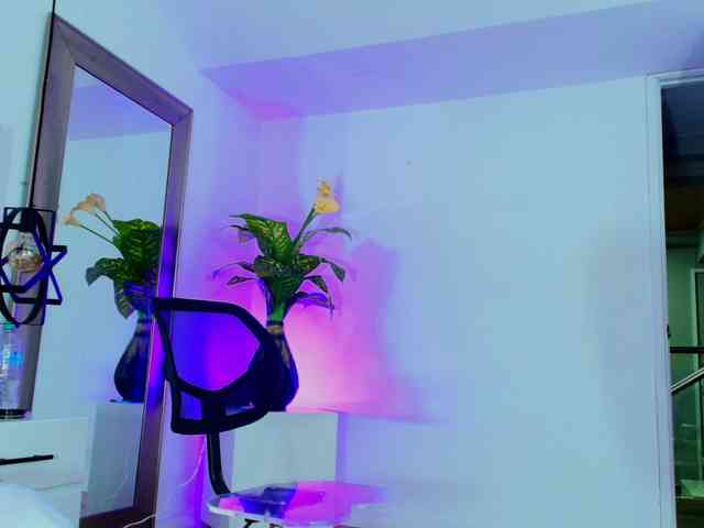 Sara-BigAss webcam