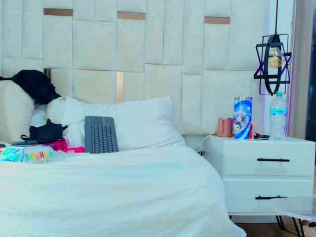 Sara-BigAss webcam