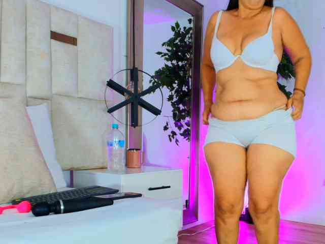 Sara-BigAss webcam