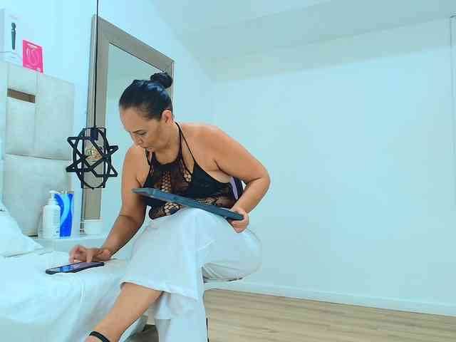Sara-BigAss webcam