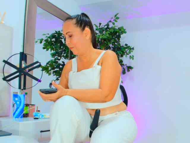 Sara-BigAss webcam