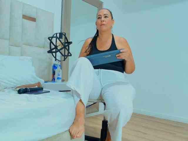 Sara-BigAss