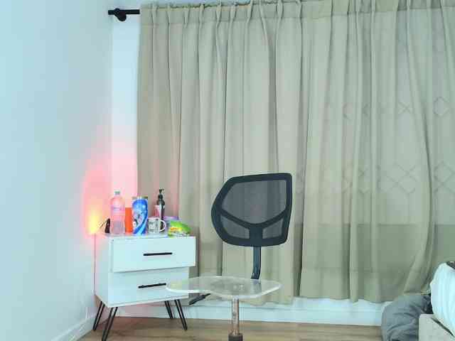 Sara-BigAss webcam