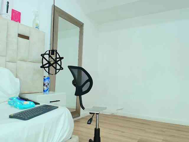 Sara-BigAss webcam