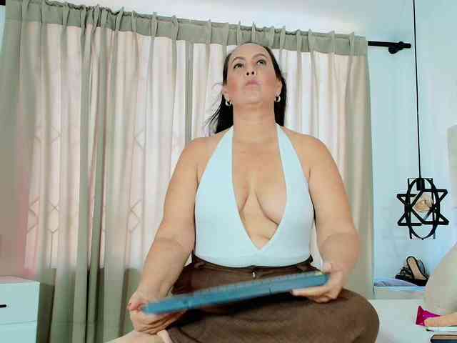 Sara-BigAss webcam