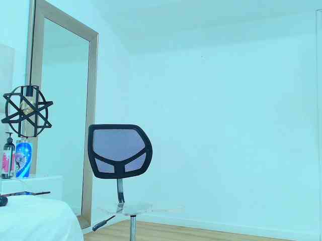 Sara-BigAss Live Webcam on BongaCams