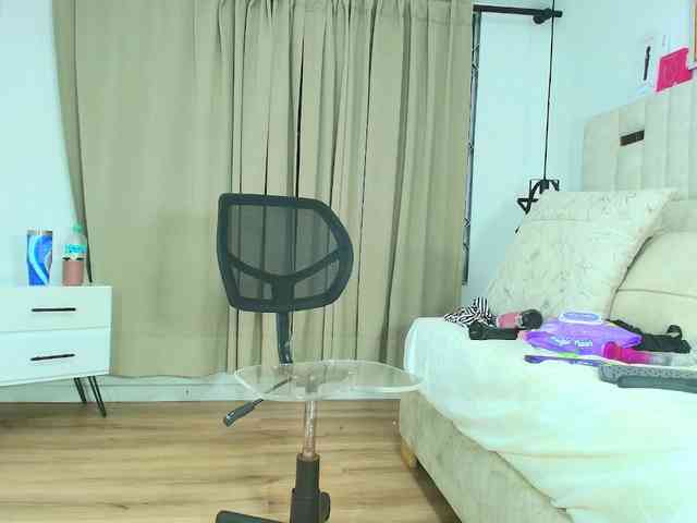 Sara-BigAss webcam