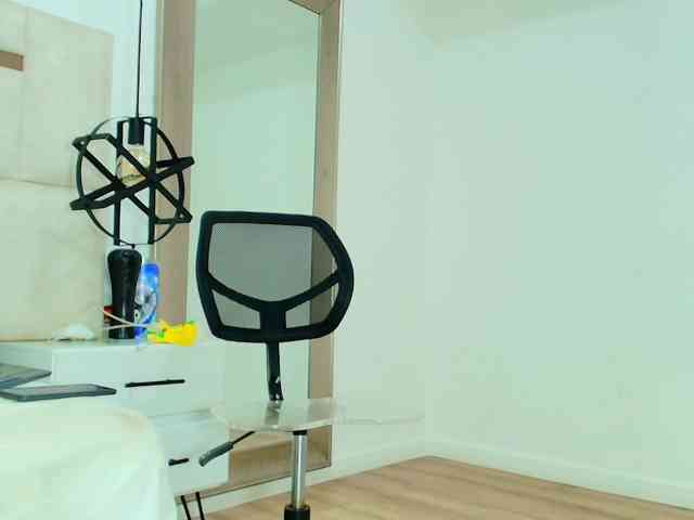 Sara-BigAss webcam