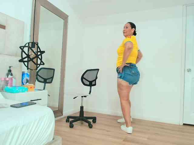 Sara-BigAss webcam