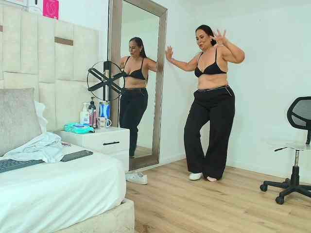 Sara-BigAss webcam