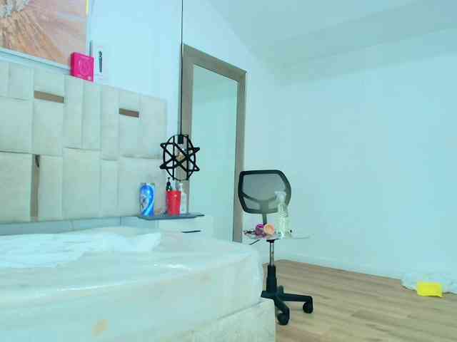 Sara-BigAss webcam