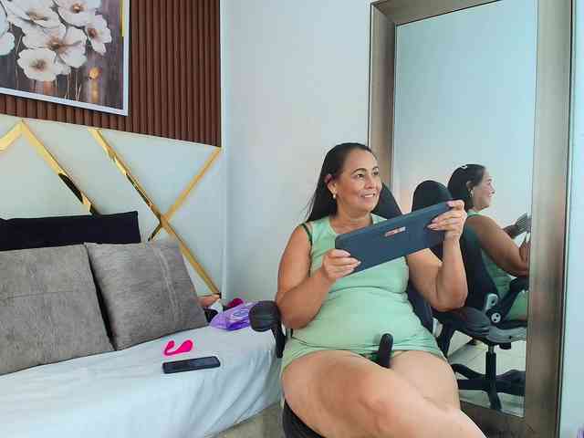 Sara-BigAss webcam
