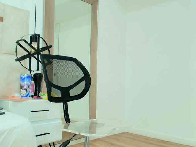 Sara-BigAss webcam