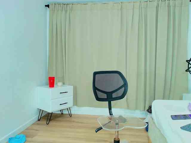 Sara-BigAss webcam