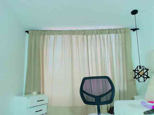 Sara-BigAss webcam
