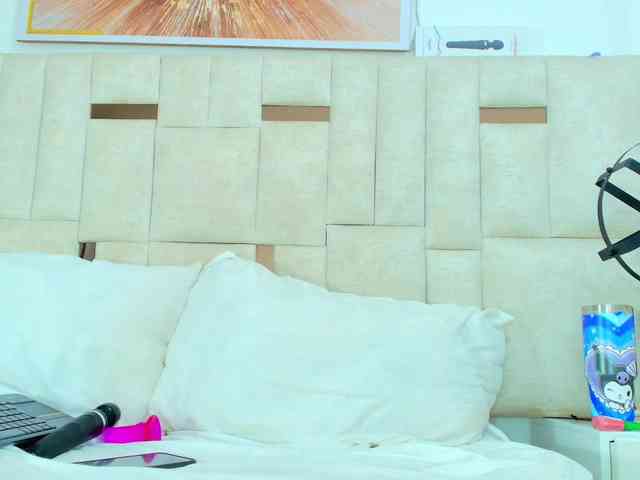 Sara-BigAss webcam