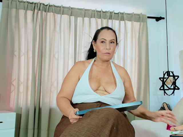 Sara-BigAss webcam