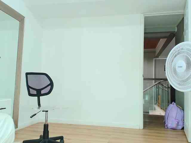 Sara-BigAss webcam