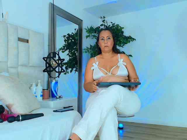 Sara-BigAss