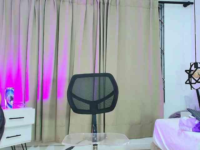 Sara-BigAss Live Webcam on BongaCams