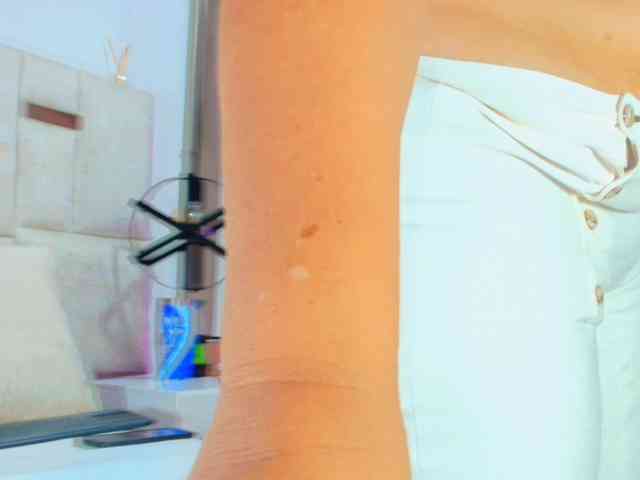Sara-BigAss webcam