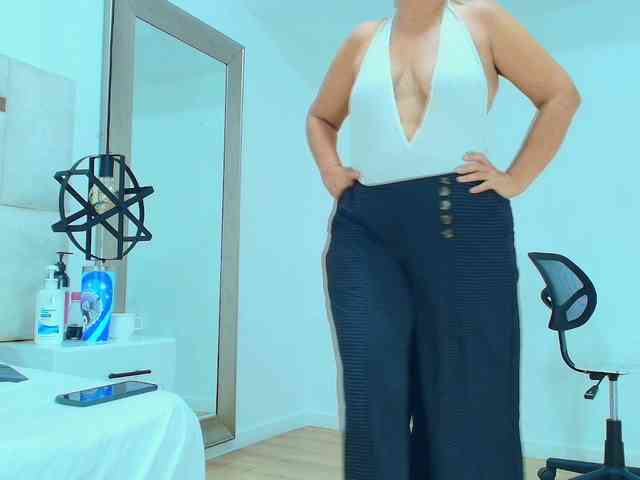 Sara-BigAss webcam