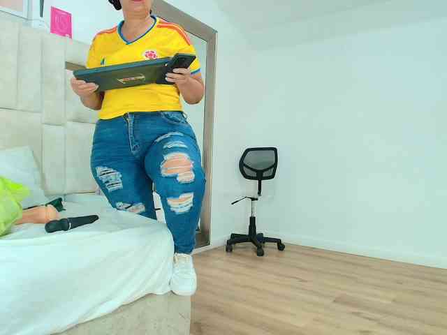 Sara-BigAss webcam