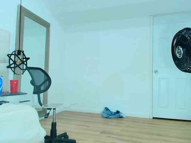 Sara-BigAss webcam