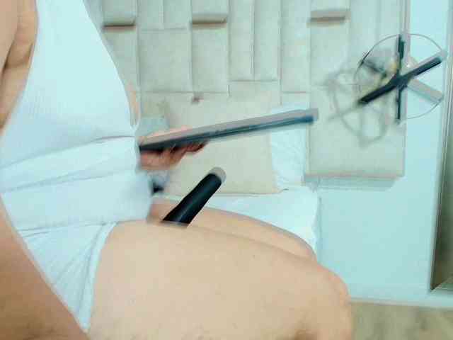 Sara-BigAss webcam