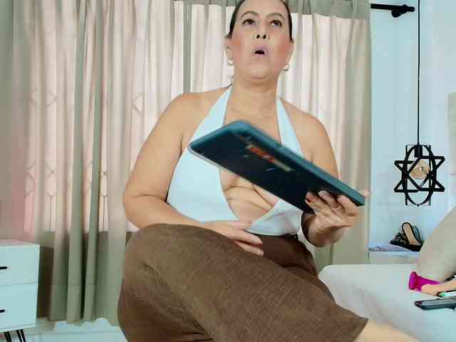 Sara-BigAss webcam