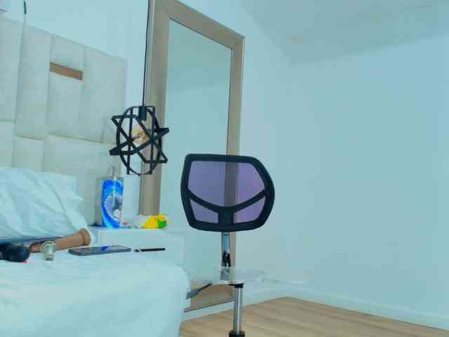 Sara-BigAss webcam