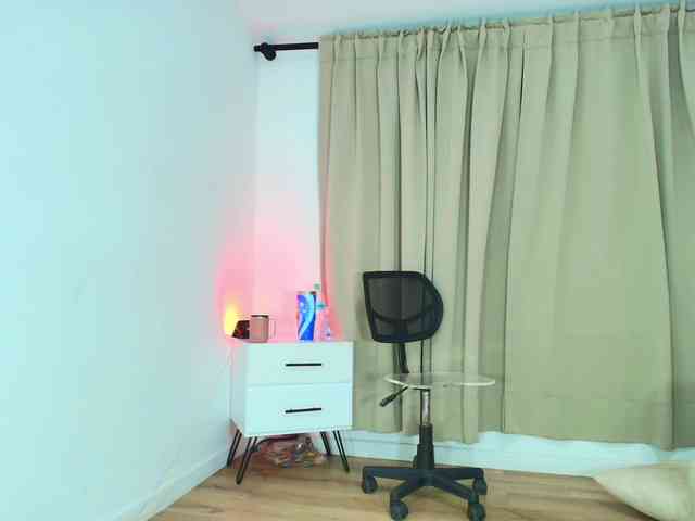 Sara-BigAss webcam