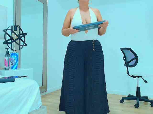 Sara-BigAss Live Webcam on BongaCams