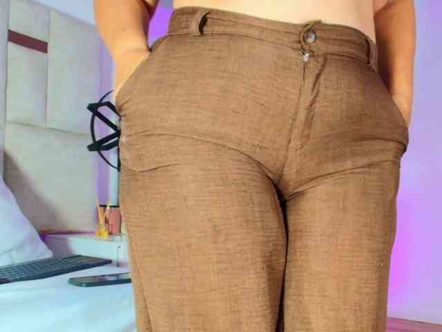 Sara-BigAss webcam