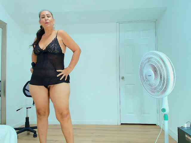 Sara-BigAss