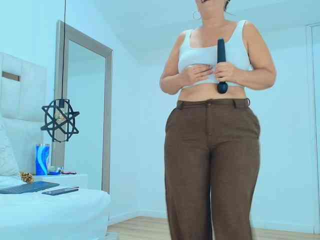 Sara-BigAss webcam