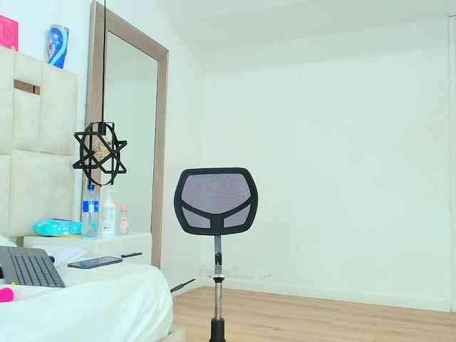 Sara-BigAss webcam