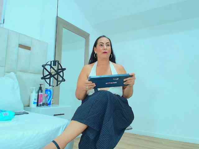Sara-BigAss webcam