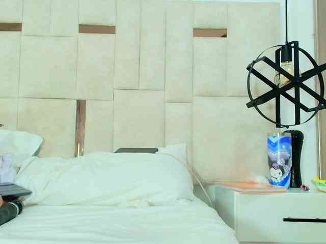 Sara-BigAss webcam