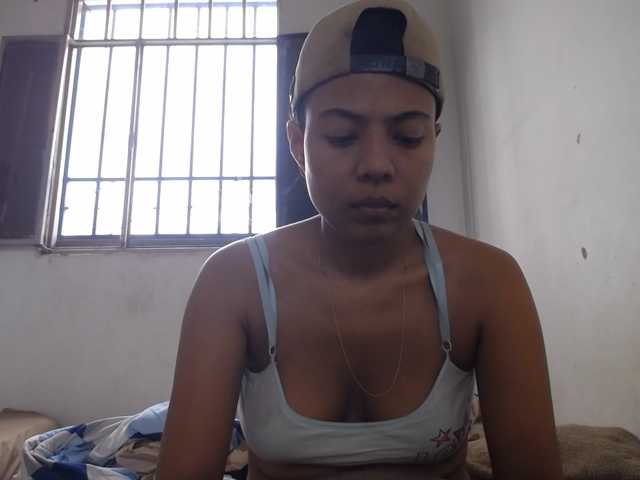 KATIUKA-32 live cam on BongaCams