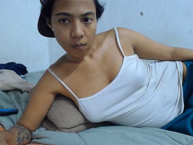 Katiuska_32 live cam preview