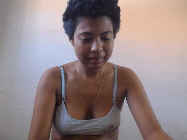 KATIUKA-32 live webcam show