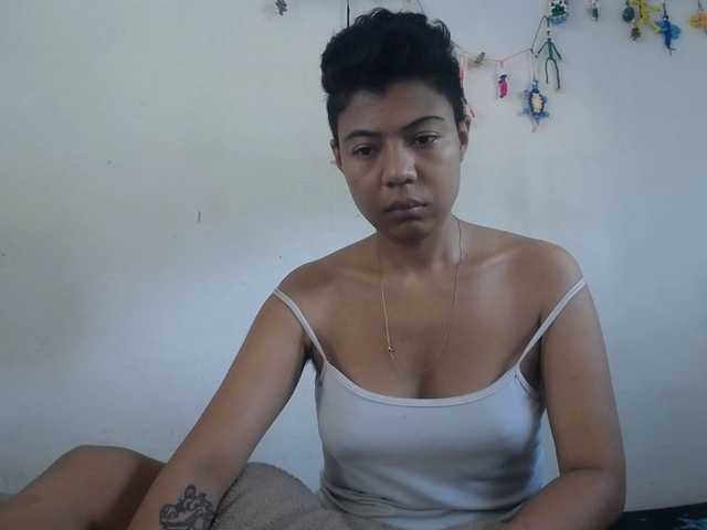 Katiuska_32 webcam bongacams model stream image