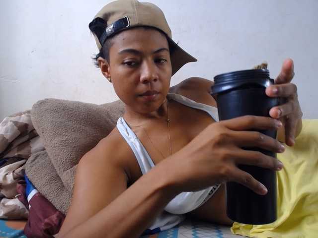 Katiuska_32 live cam preview