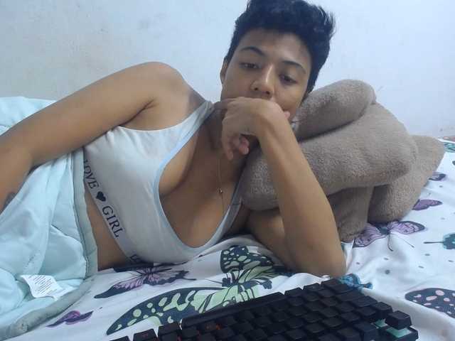 KATIUKA-32 live cam on BongaCams